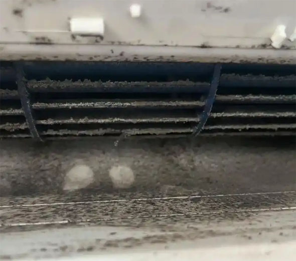 泌阳空调吹的风有股烧焦味是怎么回事